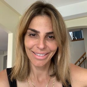 Meet your Posher, Carmalina